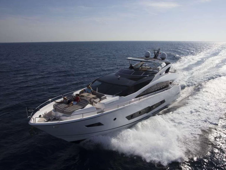 Sunseeker Yacht 86 charter bareboat eller skeppad i Palma de Mallorca