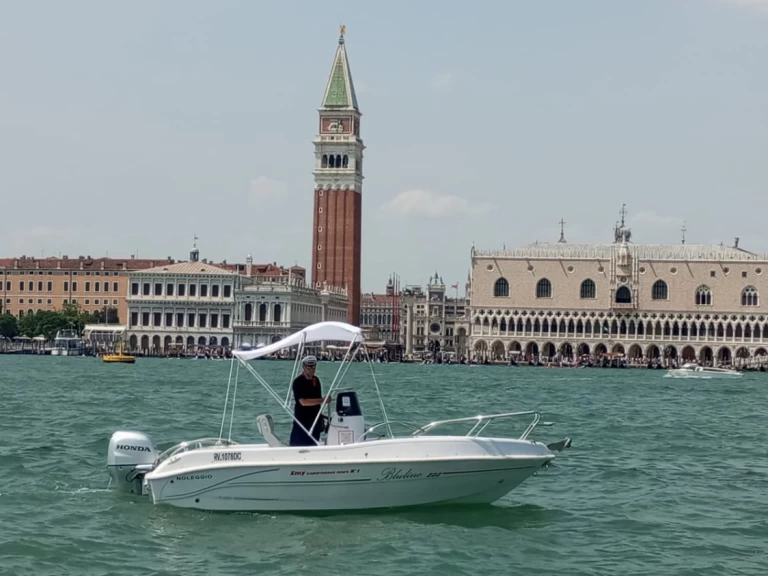 Uthyrning Venice - Bluline Bluline 19 Ft Open Plus av Samboat 