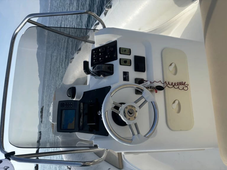 Hyr en Capelli Tempest 770 Ajaccio 