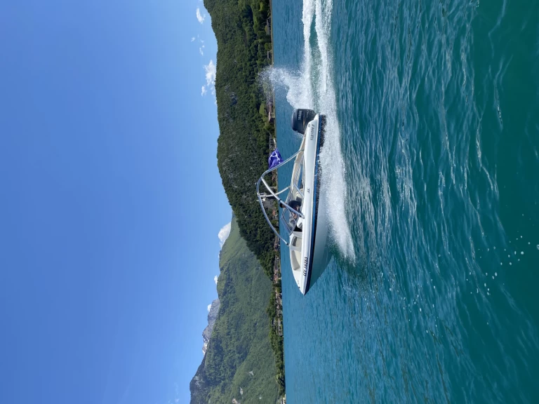 Hyra Motorbåt  med eller utan skeppare Four Winns Saint-Jorioz 