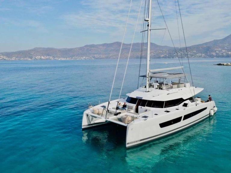 Hyra Lyx yacht med eller utan skeppare Fountaine Pajot Alimos 