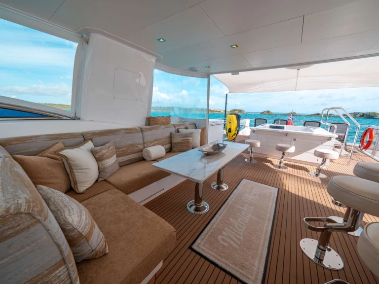 Hyr en Horizon MIDNIGHT MOON Nassau 