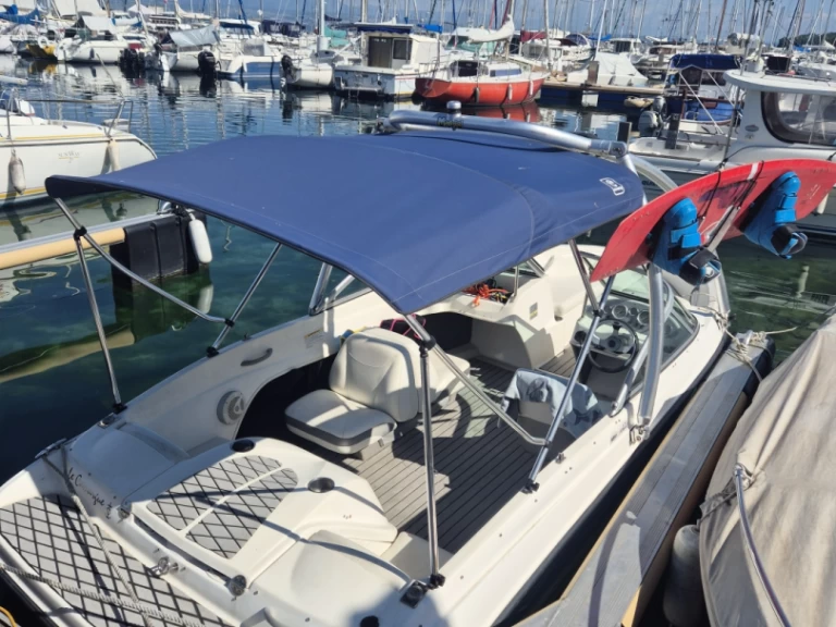 Yacht charter Thonon-les-Bains billig Bayliner 111 GT
