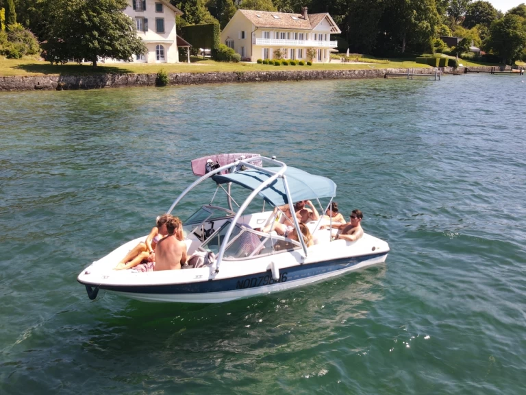 Uthyrning Motorbåt  Bayliner med en båtlicens 