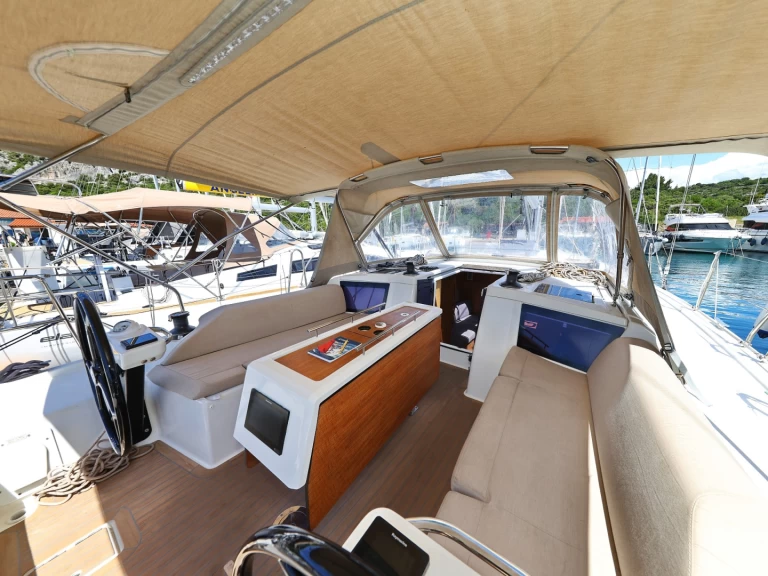 Hyra Segelbåt  med eller utan skeppare Dufour Primošten  