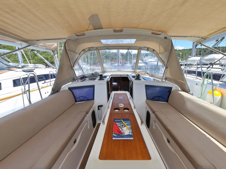 Segelbåt  för uthyrning Primošten  till det bästa priset 