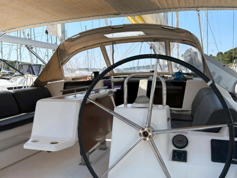 Dufour Dufour 460 Grand Large charter bareboat eller skeppad i Primošten 