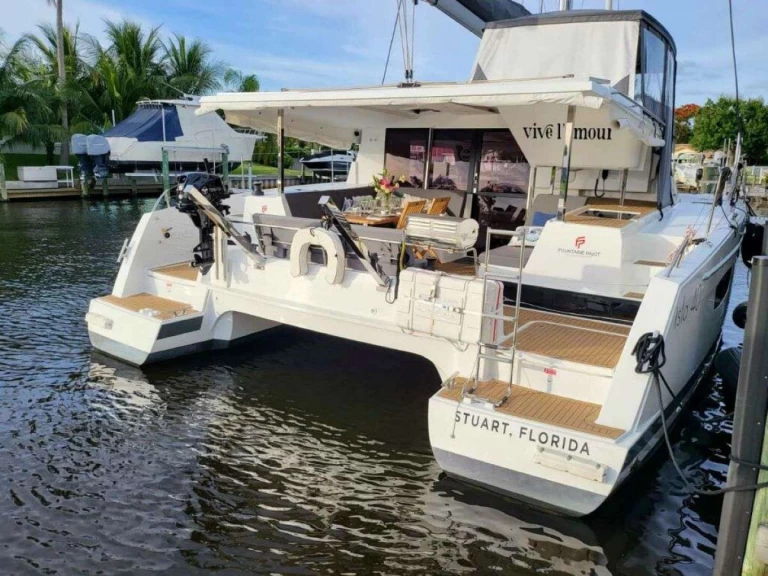 Lyx yacht för uthyrning Florida till det bästa priset 