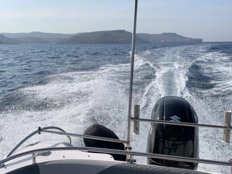 Yacht charter Tas-Sliema billig Bluline 21 Ft Open