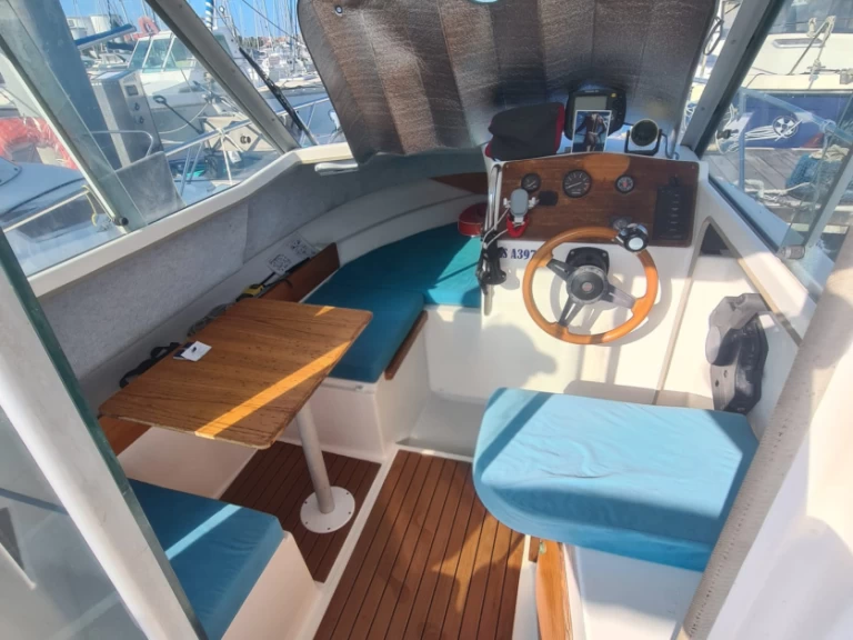 Hyra Motorbåt  med eller utan skeppare Ocqueteau Les Sables-d'Olonne 