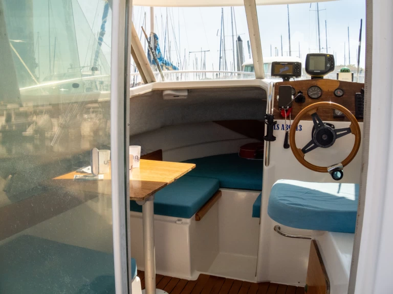 Ocqueteau Ocqueteau 615 Espace charter bareboat eller skeppad i Les Sables-d'Olonne