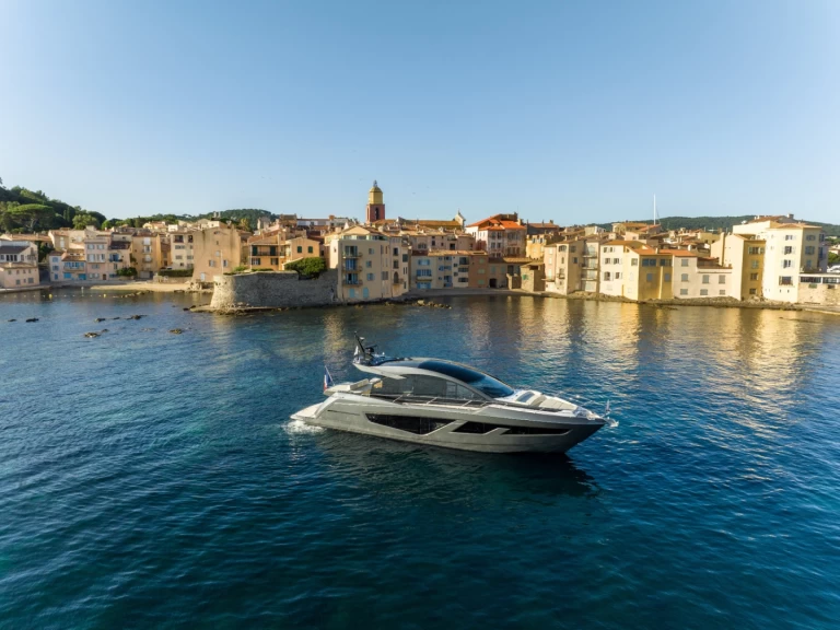 Yacht charter Saint-Tropez billig PREDATOR 65