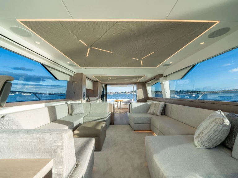 Uthyrning Lyx yacht Sunseeker med en båtlicens 