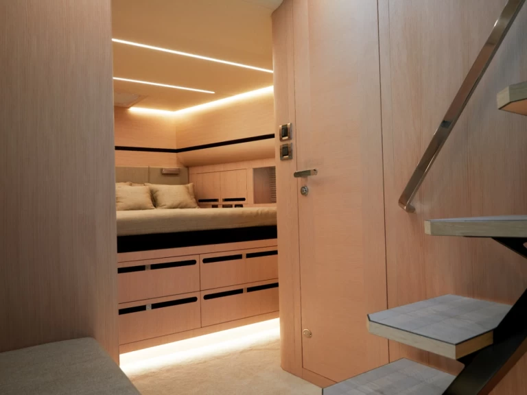 Hyr en MEDYACHT MED 42 Saint-Tropez 