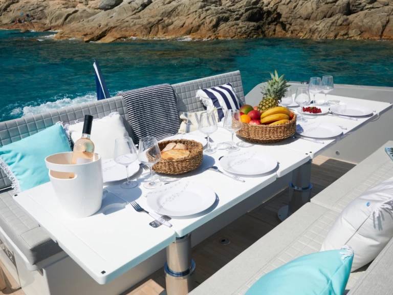 Yacht charter Saint-Tropez billig MED 42