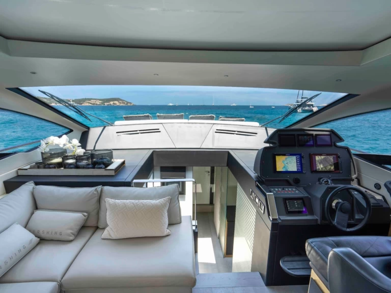Yacht charter Saint-Tropez billig PERSHING 70