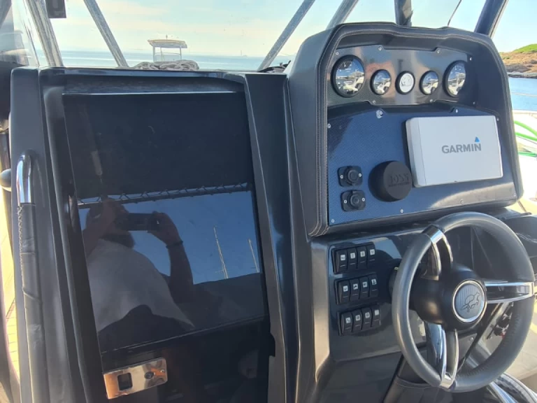 Uthyrning RIB Bwa med en båtlicens 