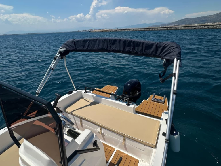 Yacht charter Roses billig BF 470