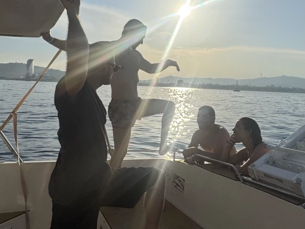 Fairline Forty charter bareboat eller skeppad i Barcelona