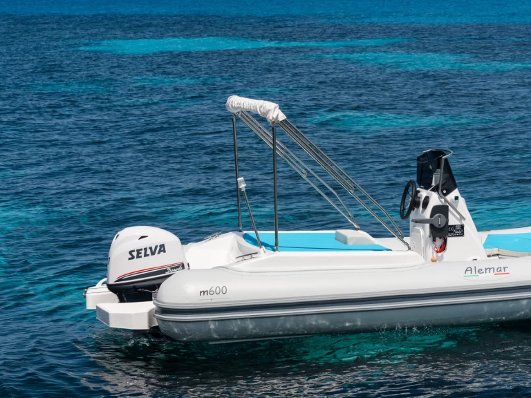 Alemar M600 Alemar charter bareboat eller skeppad i Trapani