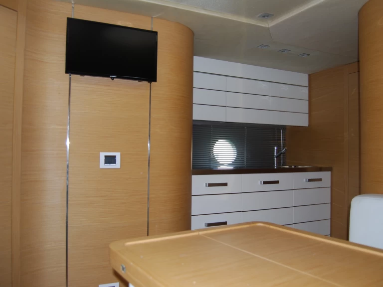 Uthyrning Motorbåt  Sessa Marine med en båtlicens 