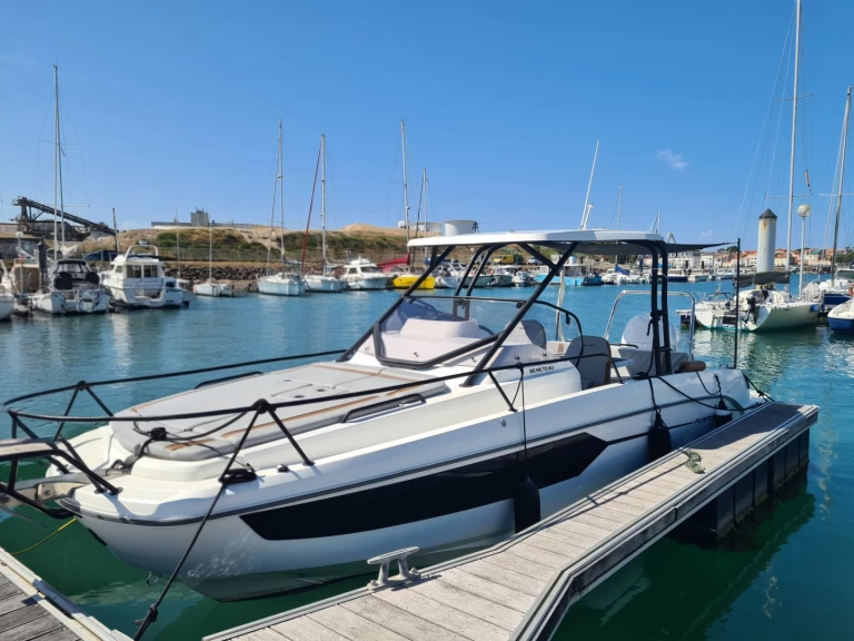 Båtuthyrning Bénéteau Flyer 8 SUNdeck i Les Sables-d'Olonne på Samboat 