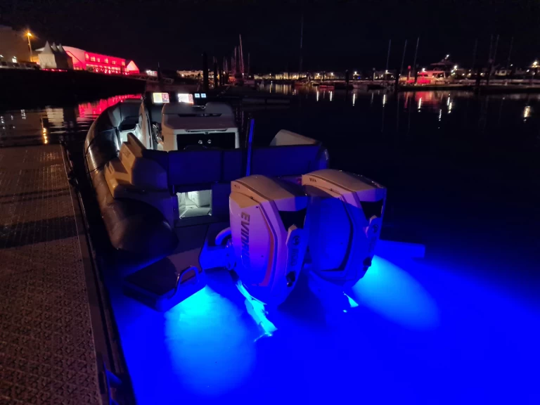 Uthyrning RIB Zodiac med en båtlicens 