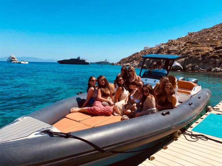 Seafighter Shadow 36 charter bareboat eller skeppad i Ornós