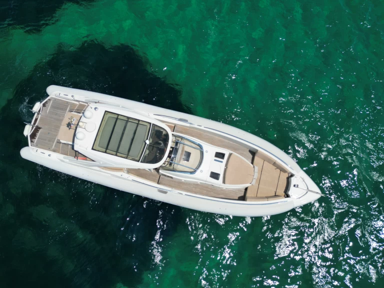 Lyx yacht för uthyrning Porto-Vecchio till det bästa priset 