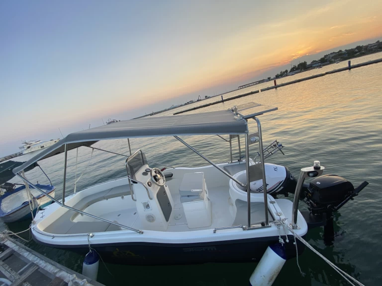 Hyra Motorbåt  med eller utan skeppare Igma Néa Moudhaniá 