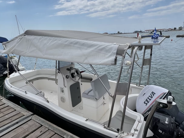 Igma Igma charter bareboat eller skeppad i Néa Moudhaniá