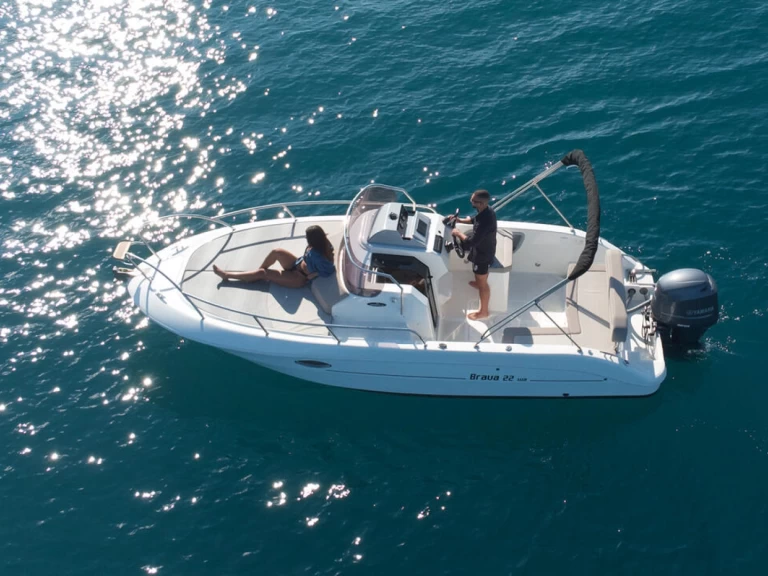 Hyra Motorbåt  med eller utan skeppare Mingolla Pula  