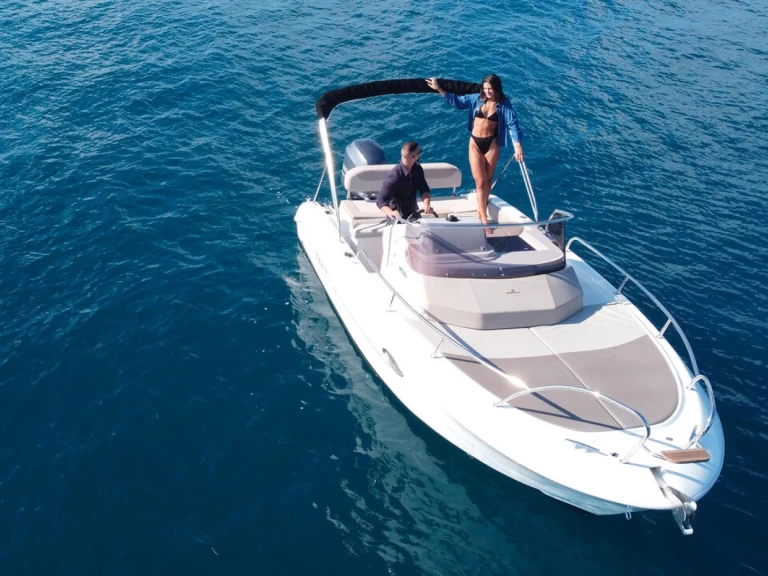 Uthyrning Motorbåt  Mingolla med en båtlicens 