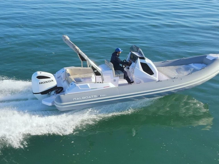 Uthyrning RIB i Pula  - Italboats Predator 700 T