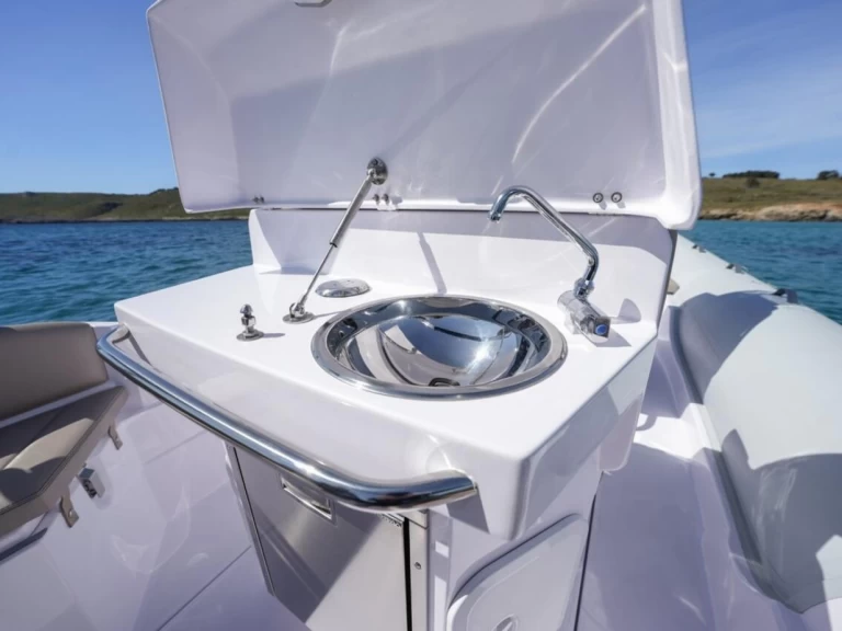 Uthyrning RIB Italboats med en båtlicens 