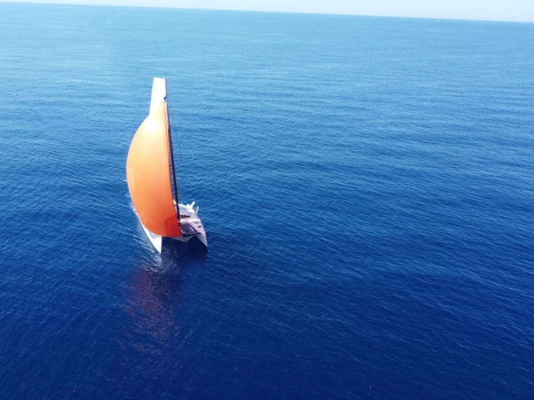 Marsaudon Composites TS 42 charter bareboat eller skeppad i Toulon