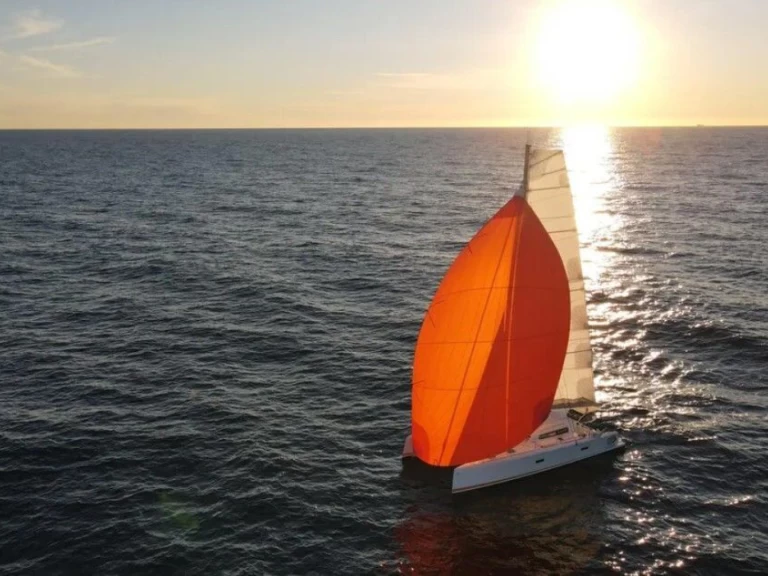 Uthyrning Toulon - Marsaudon Composites TS 42 av Samboat 