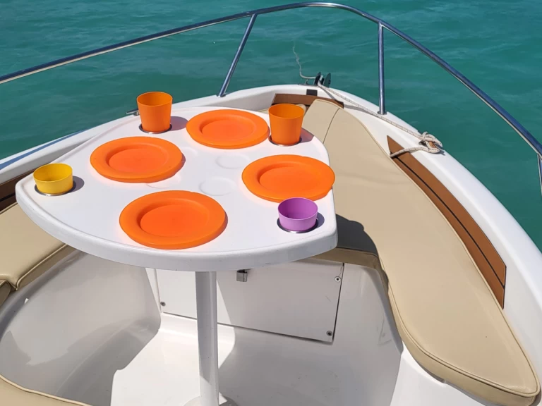 Båtuthyrning B2 Marine Cap Ferret 552 Open Swing i Annecy på Samboat 