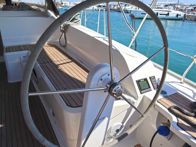 Yacht charter Ligia billig Cruiser 46