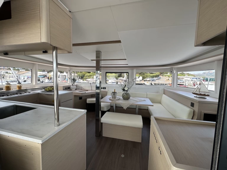 Yacht charter Cugnana Verde billig Lagoon 46
