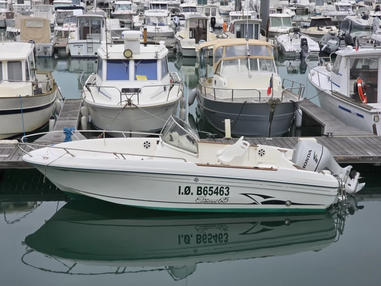 Uthyrning Motorbåt  Jeanneau med en båtlicens 