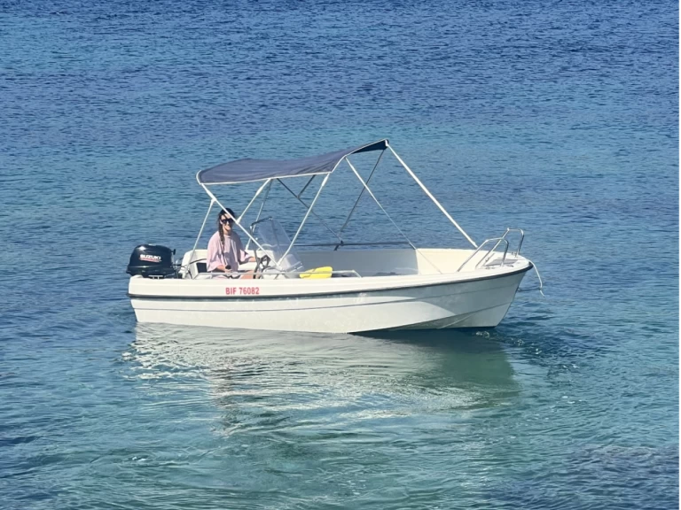 Terhi 445 C charter bareboat eller skeppad i Galéria