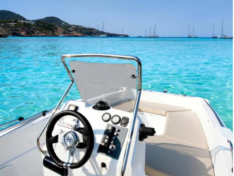 Motorbåt  för uthyrning San Antonio Port till det bästa priset 