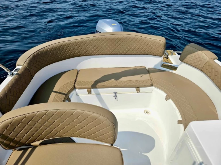 Båtuthyrning Marinello Eden 22 i Funtana-Fontane på Samboat 