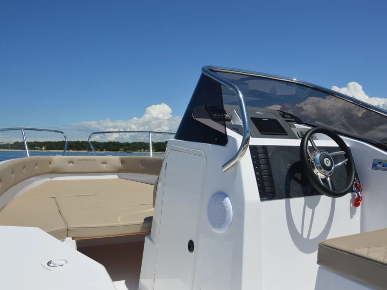 Hyra Motorbåt  med eller utan skeppare Marinello Funtana-Fontane 