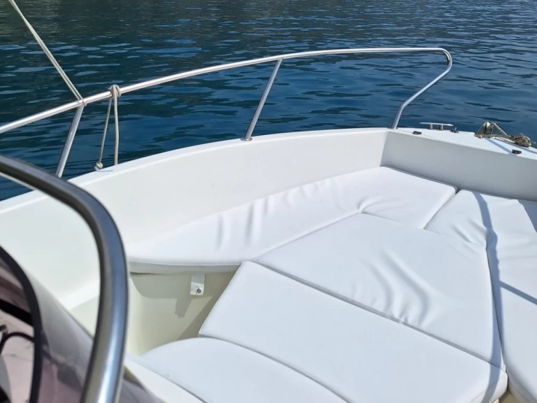 Selva Selva 570 Elegance charter bareboat eller skeppad i Sanremo