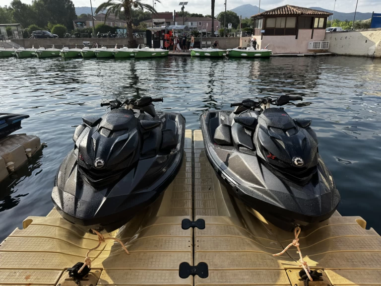 Hyr en Sea-Doo Sea-Doo RXP-X 300, Port Grimaud 