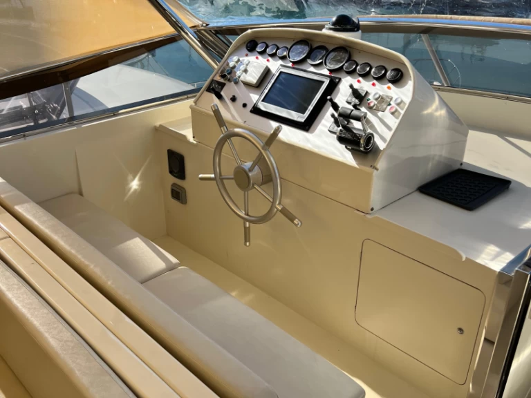 Uthyrning Porto di Salerno - Falcon falcon 80 av Samboat 