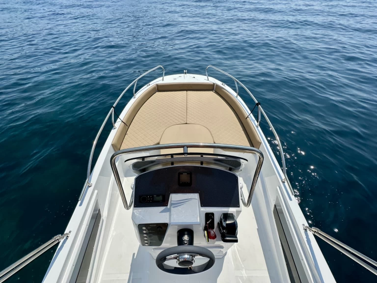 Yacht charter Roses billig Q20