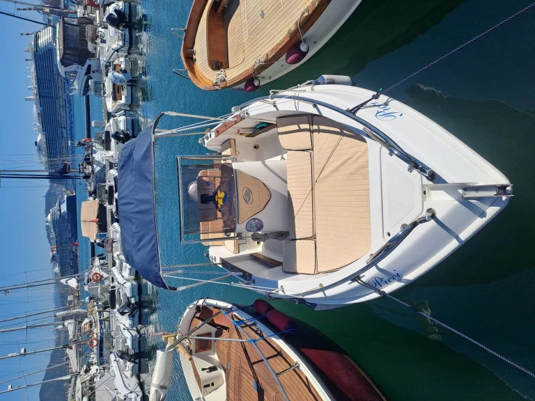 Yacht charter Porto Mirabello billig MISTRAL 17 